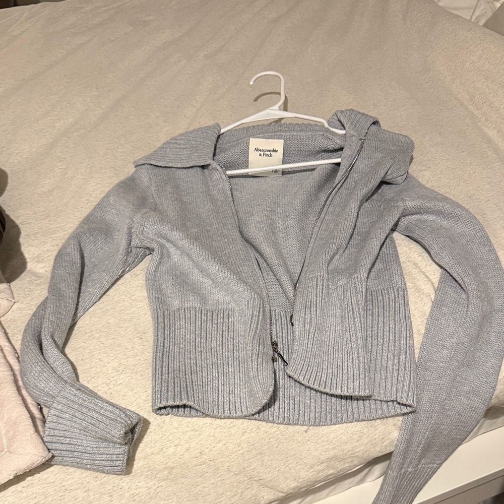 Abercrombie & Fitch Light Gray Women's Cardigan